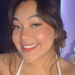 Meet your Posher, Ana